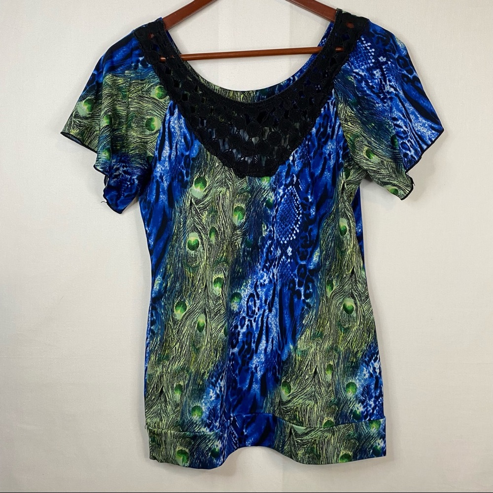 SUZIE COUTURE Short Sleeve Blouse Peacock Python Blue Green Crochet Size Small